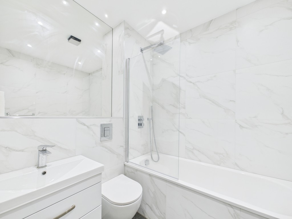 2 bed apartment to rent in Flat 1, 277 London Road, RH15  - Property Image 5