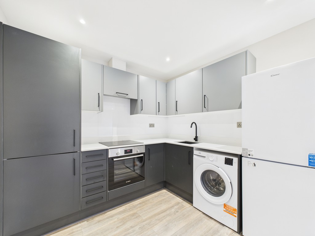 1 bed apartment to rent in London Road, Burgess Hill