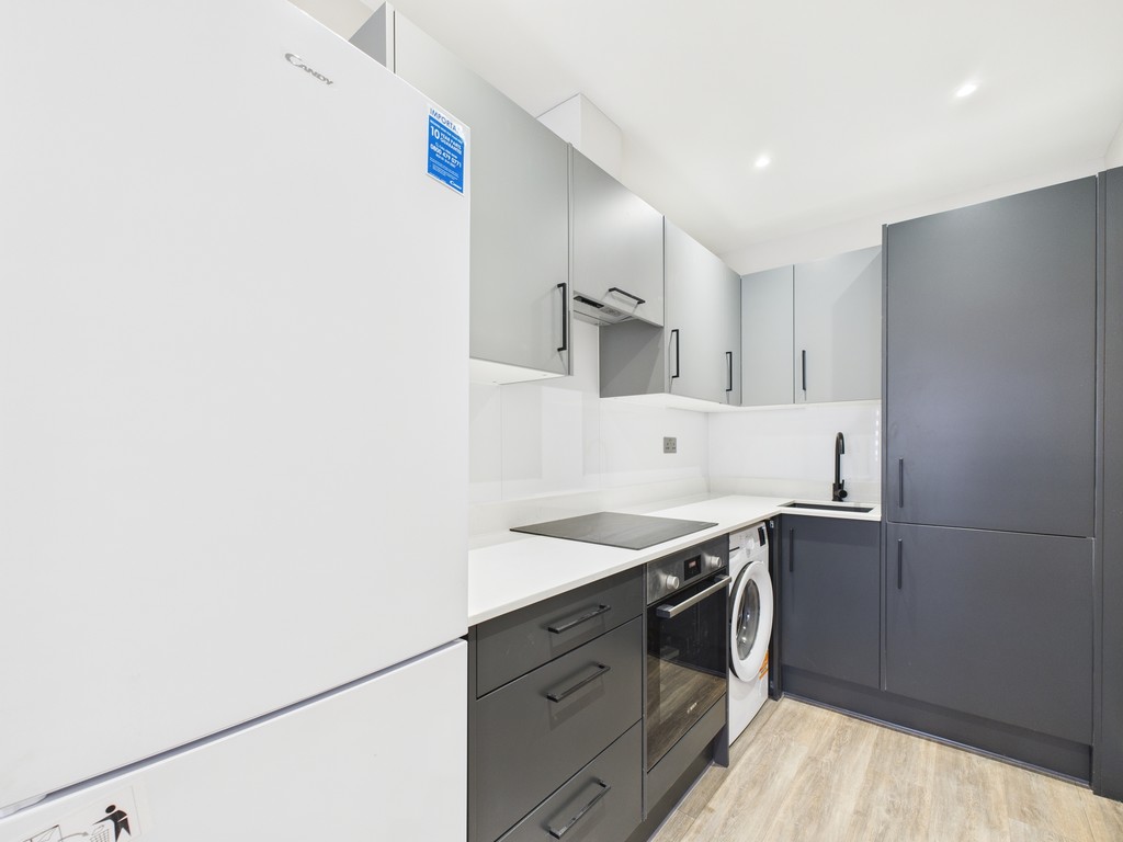 1 bed apartment to rent in 7, 277 London Road