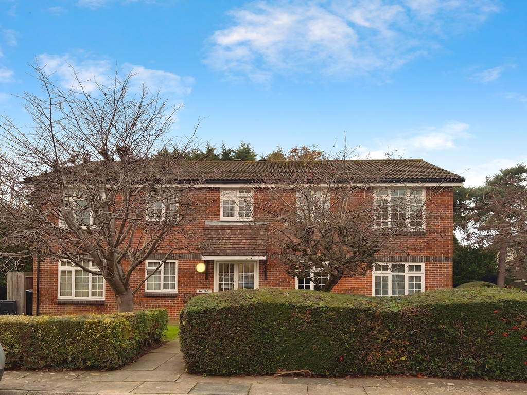 1 bed flat for sale in Abbotsbury Court, Horsham