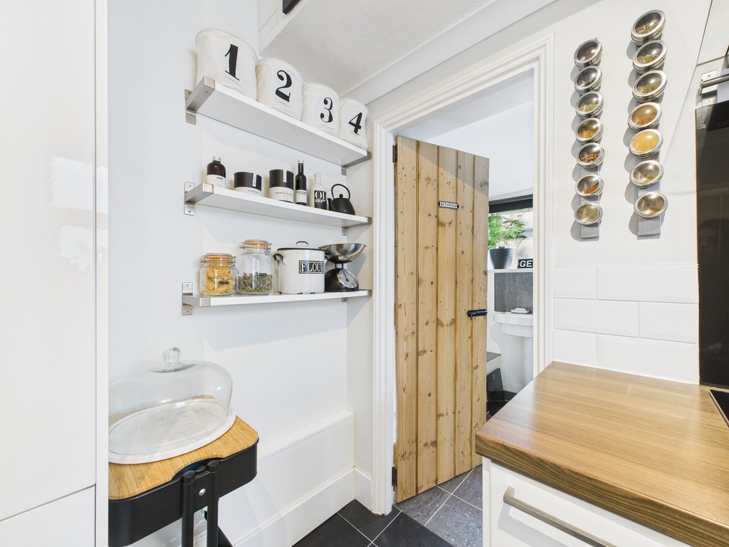 3 bed semi-detached house for sale in Park Terrace East, Horsham - Property Image 15