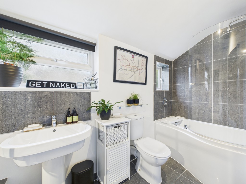 3 bed semi-detached house for sale in Park Terrace East, Horsham - Property Image 5