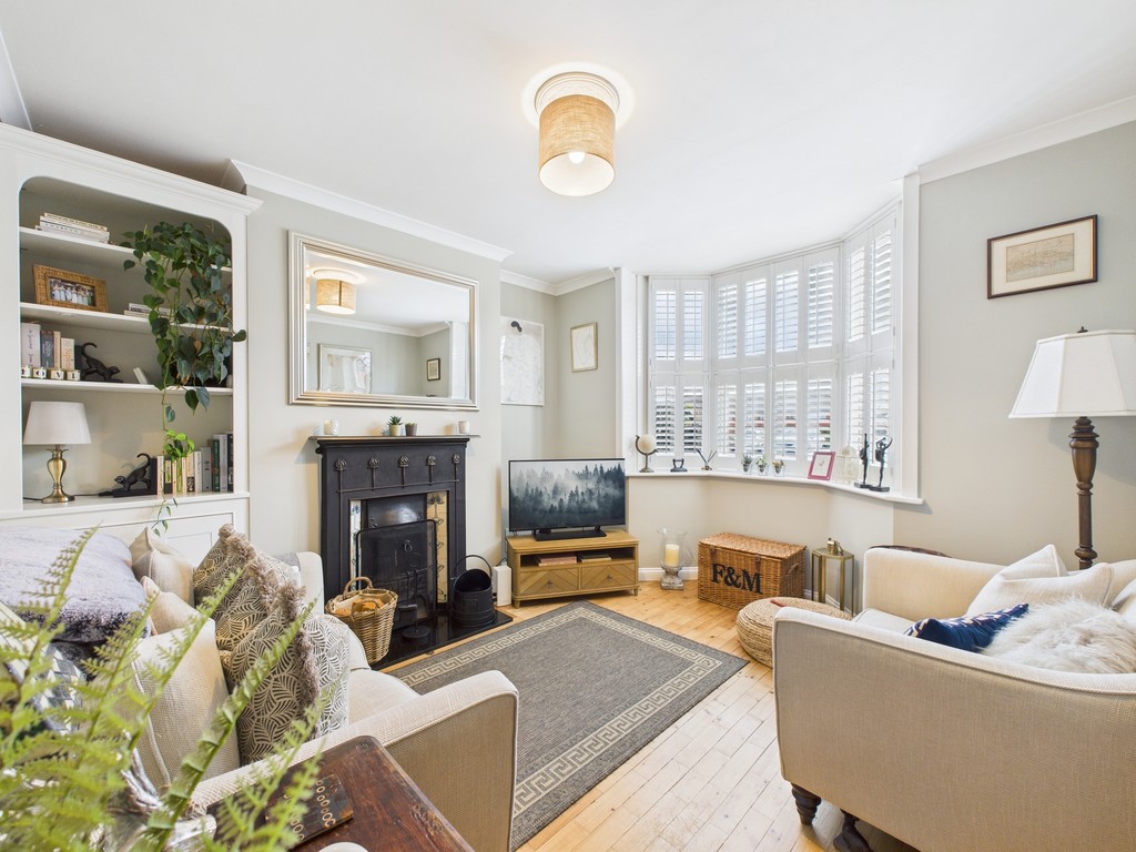 3 bed semi-detached house for sale in Park Terrace East, Horsham - Property Image 2