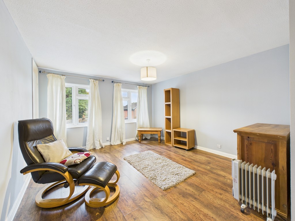 1 bed maisonette for sale in Singleton Road, Broadbridge Heath - Property Image 2