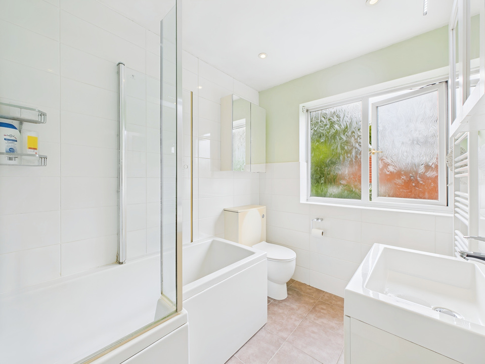 4 bed detached house for sale in Lambs Farm Road, Horsham  - Property Image 7