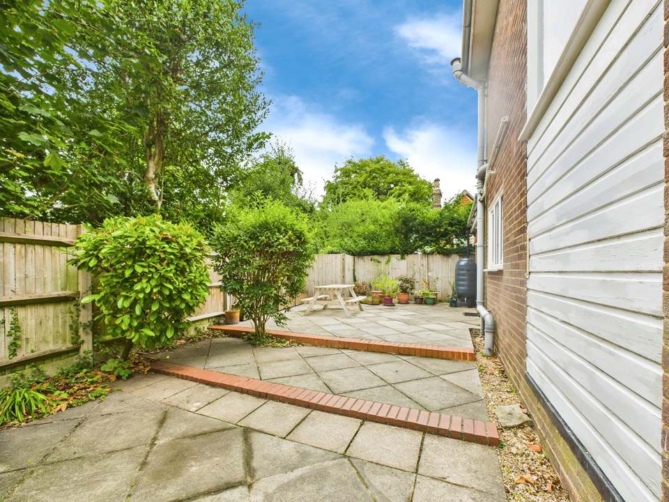 4 bed detached house for sale in Lambs Farm Road, Horsham  - Property Image 9