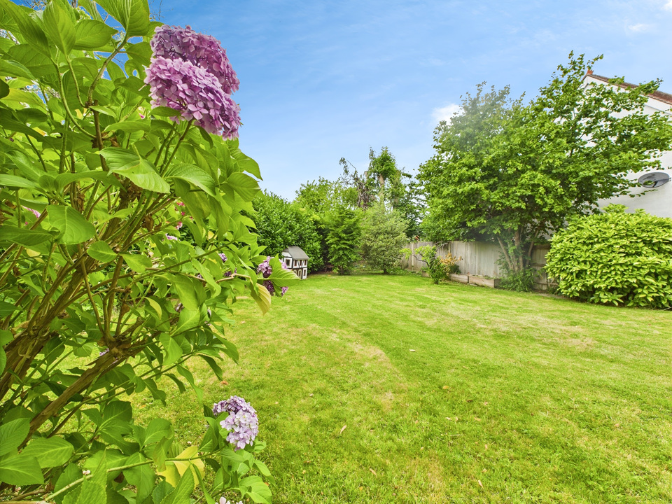 4 bed detached house for sale in Lambs Farm Road, Horsham  - Property Image 10