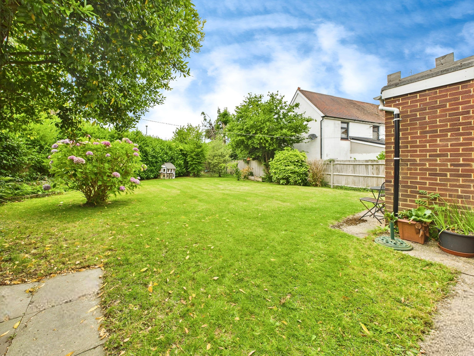 4 bed detached house for sale in Lambs Farm Road, Horsham  - Property Image 13