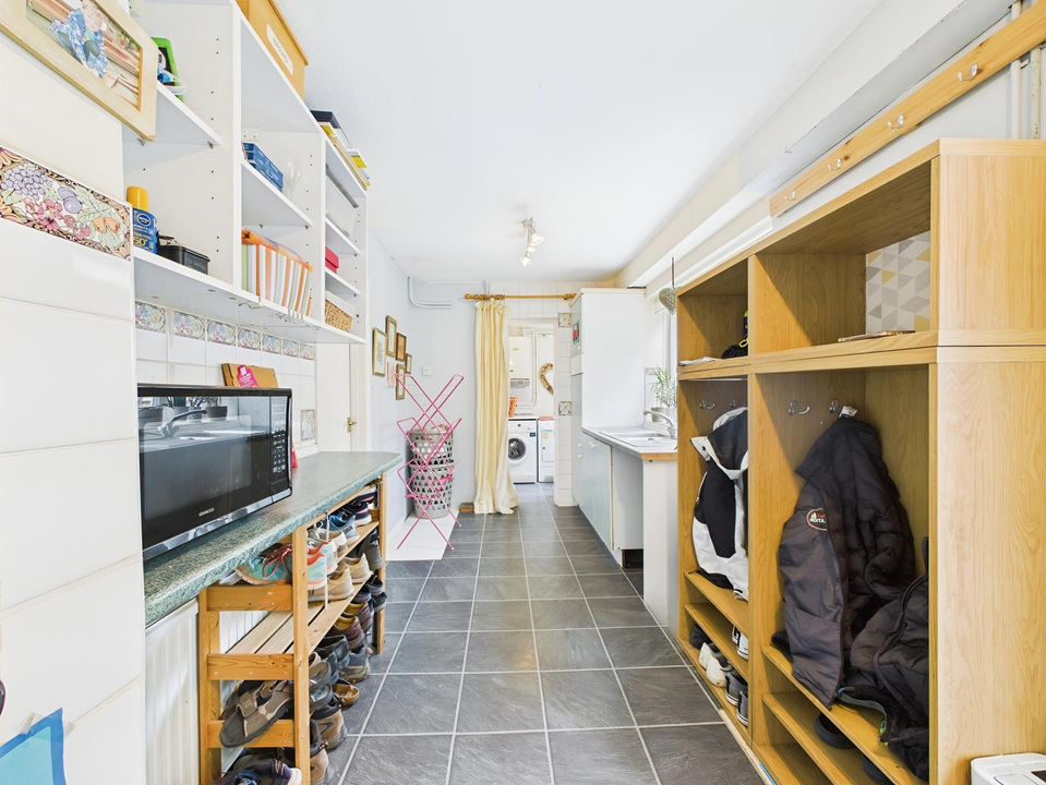 4 bed detached house for sale in Lambs Farm Road, Horsham  - Property Image 18