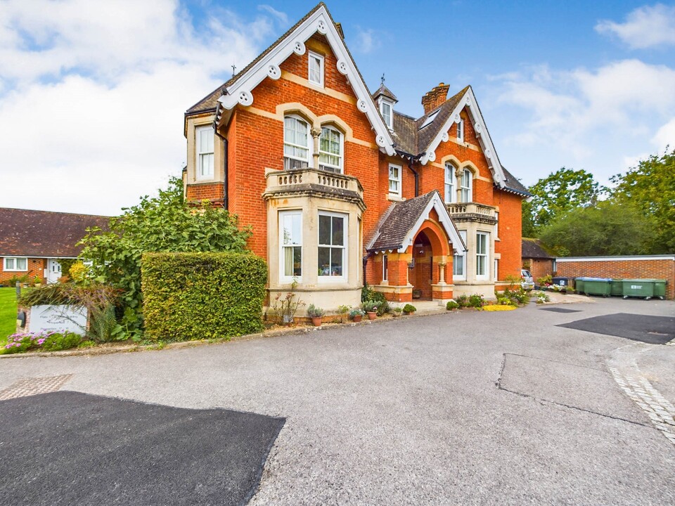 2 bed apartment for sale in Church Street, Warnham, Horsham  - Property Image 8