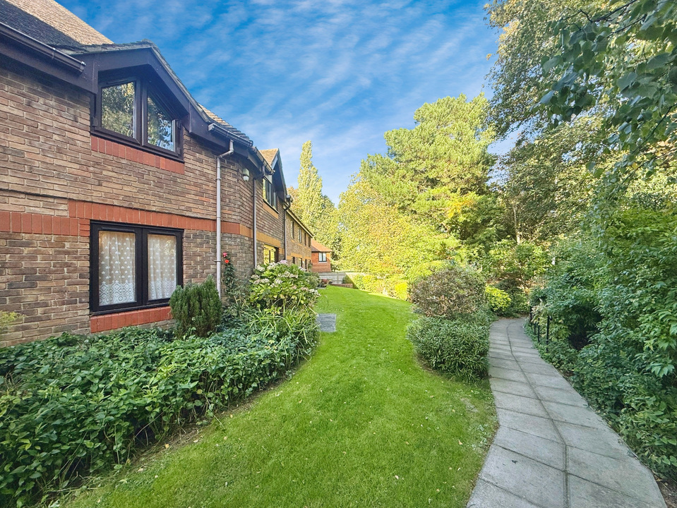 1 bed apartment for sale in Jasmine Court, Horsham  - Property Image 17