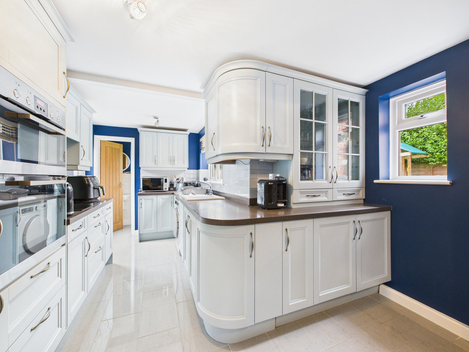 3 bed semi-detached house for sale in Littleworth Lane, Partridge Green - Property Image 4