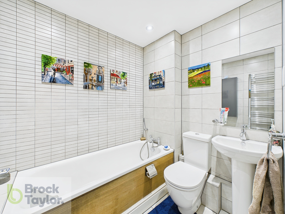 2 bed semi-detached bungalow for sale in Queens Road, Haywards Heath  - Property Image 18