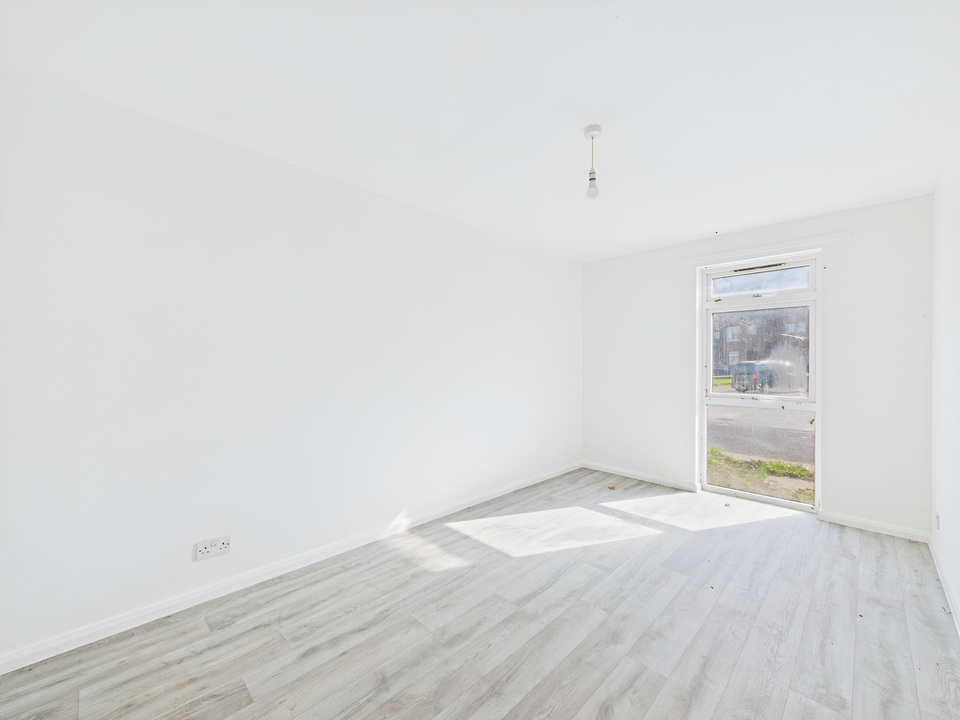 1 bed maisonette for sale in Serrin Way, Horsham - Property Image 4