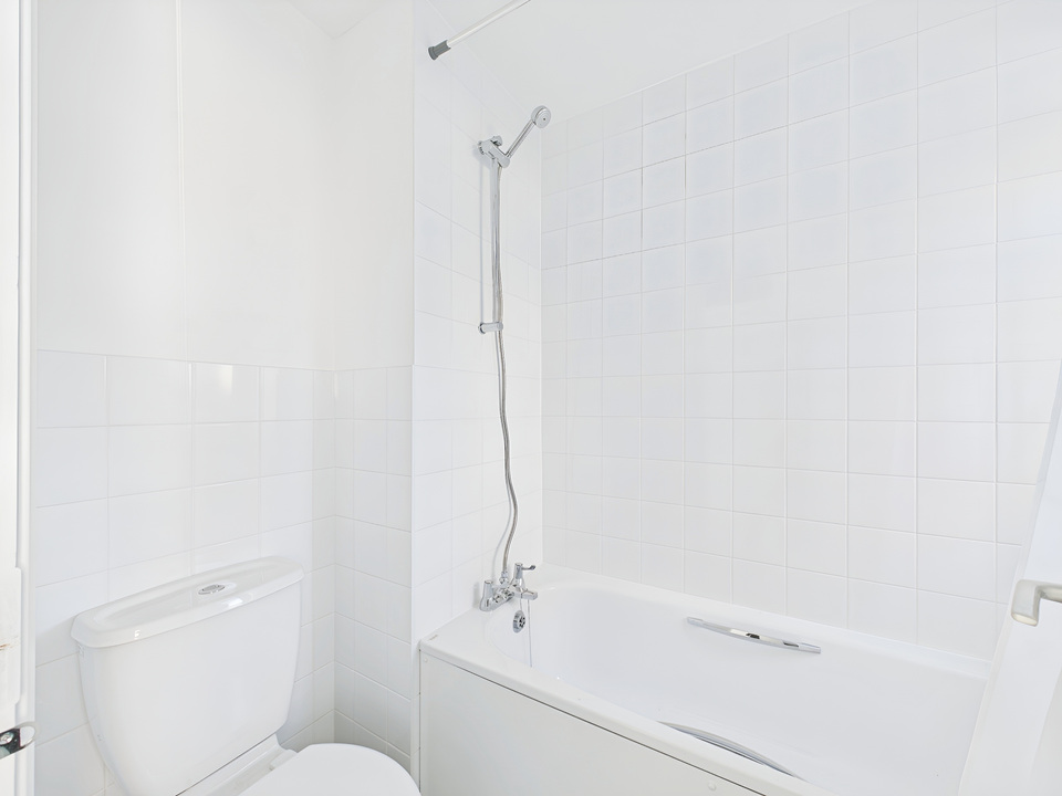 1 bed maisonette for sale in Serrin Way, Horsham - Property Image 5