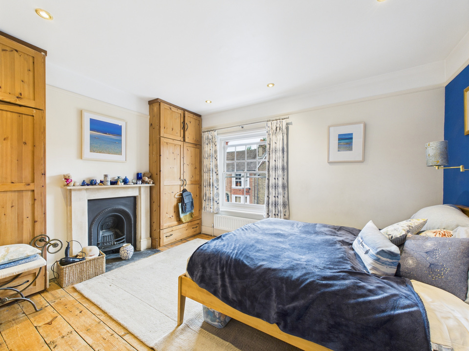 3 bed terraced house for sale in Denne Road, Horsham  - Property Image 6