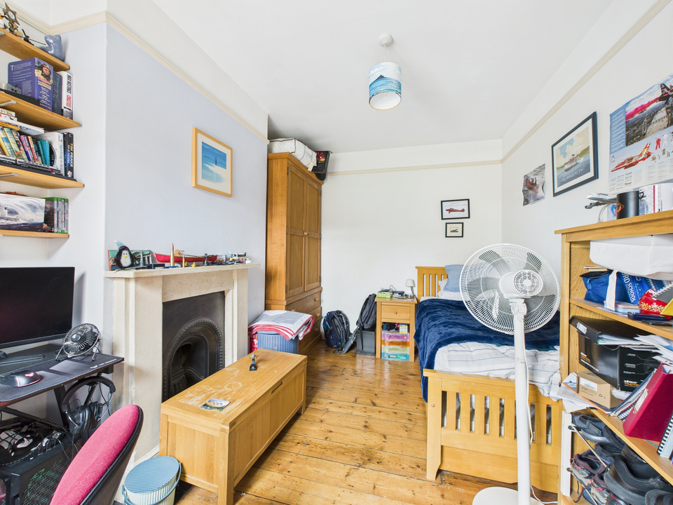 3 bed terraced house for sale in Denne Road, Horsham  - Property Image 17