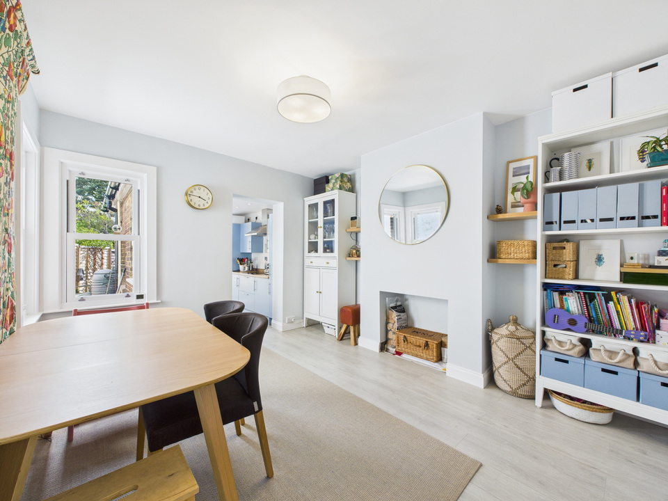 3 bed semi-detached house for sale in Denne Parade, Horsham - Property Image 3