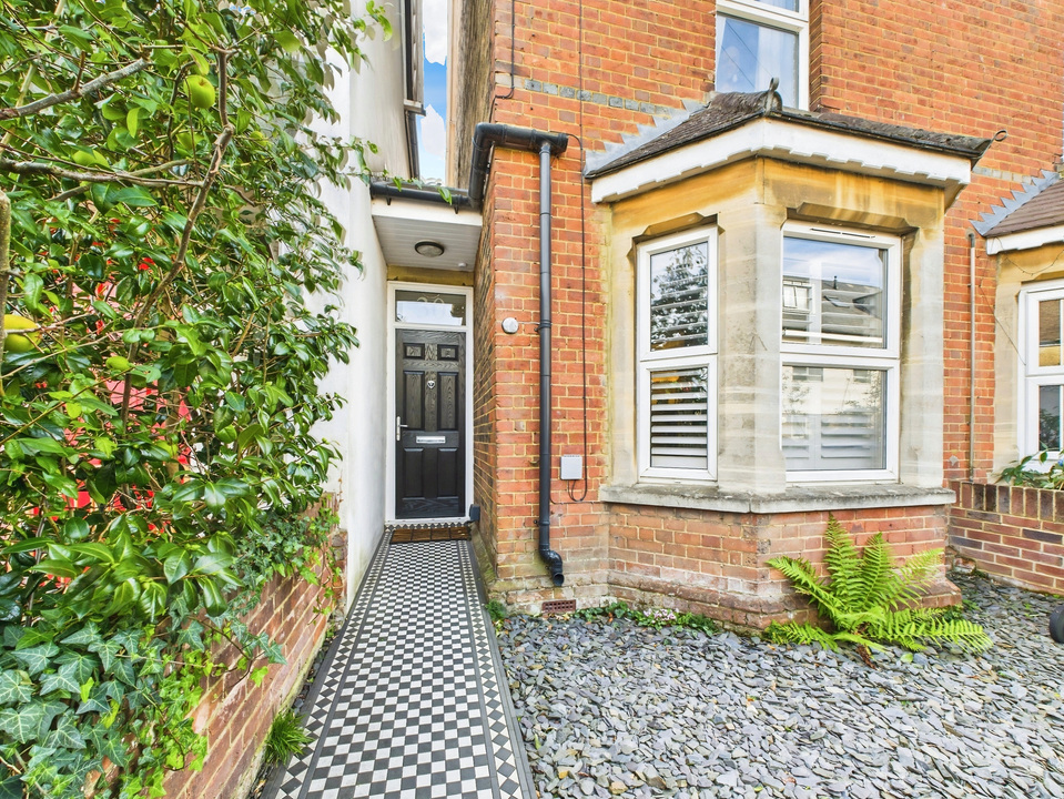 3 bed semi-detached house for sale in Denne Parade, Horsham - Property Image 12