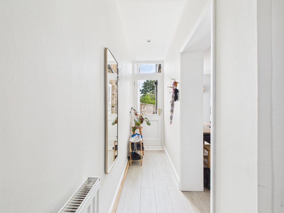 3 bed semi-detached house for sale in Denne Parade, Horsham - Property Image 13