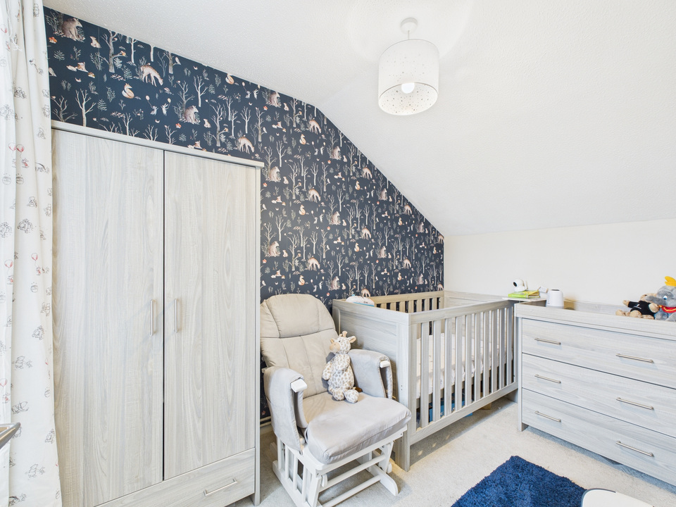 2 bed maisonette for sale in Roebuck Close, Horsham  - Property Image 5