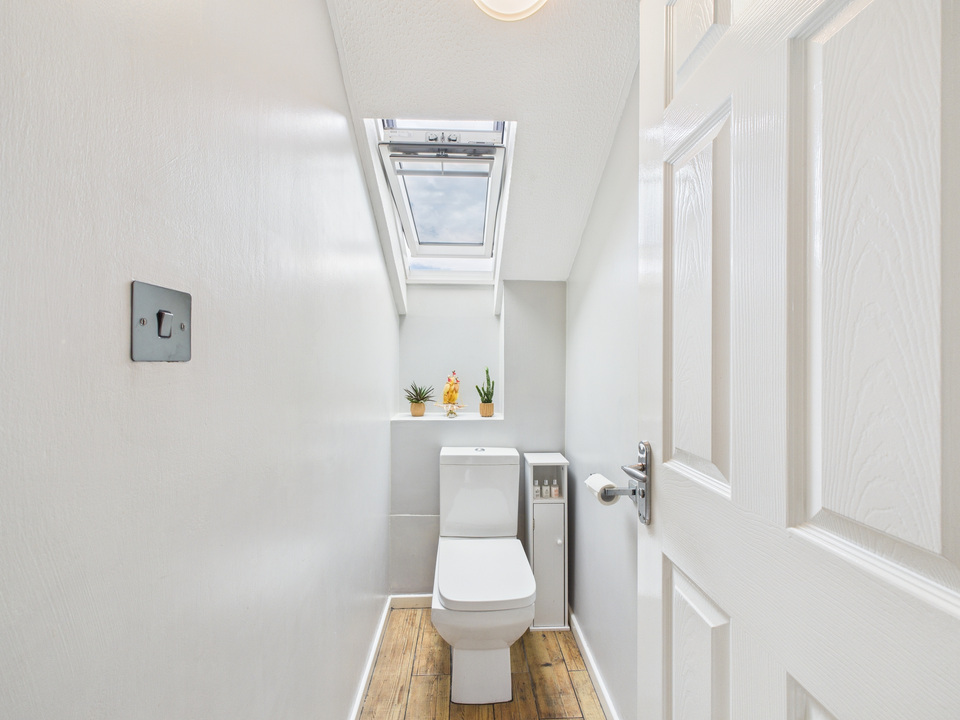 2 bed maisonette for sale in Roebuck Close, Horsham  - Property Image 7