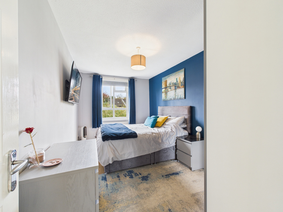 2 bed maisonette for sale in Roebuck Close, Horsham  - Property Image 12