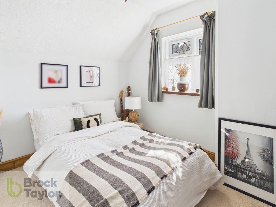 3 bed semi-detached house for sale in Coopers Wood, London Road, Handcross  - Property Image 12