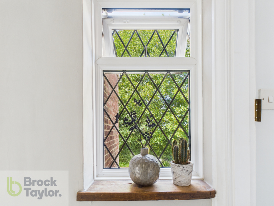 3 bed semi-detached house for sale in Coopers Wood, London Road, Handcross  - Property Image 13