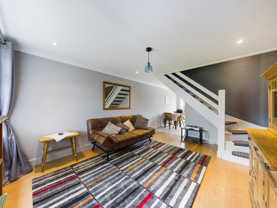 2 bed end of terrace house for sale in Naldrett Close, Horsham - Property Image 9