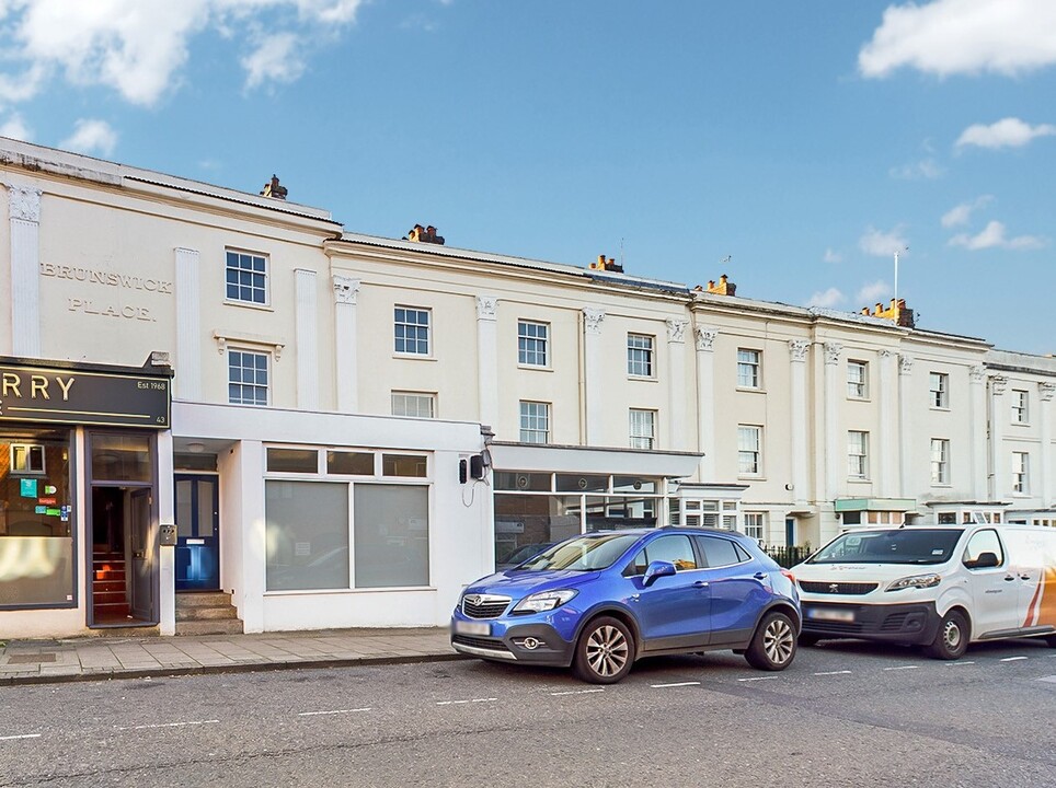 3 bed town house for sale in London Road, Horsham  - Property Image 3