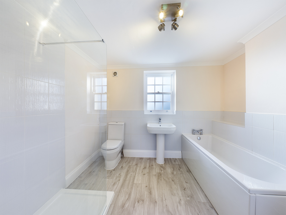 3 bed town house for sale in London Road, Horsham  - Property Image 9
