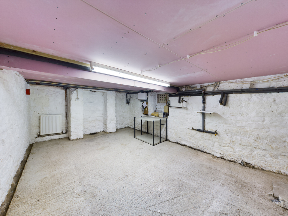 3 bed town house for sale in London Road, Horsham  - Property Image 16