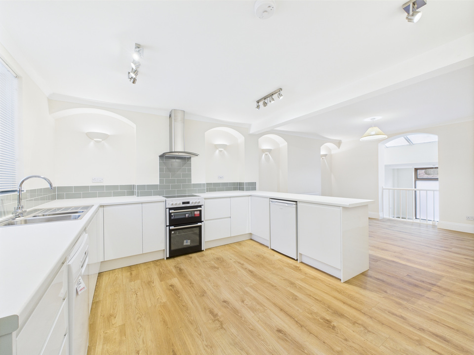 3 bed town house for sale in London Road, Horsham  - Property Image 8