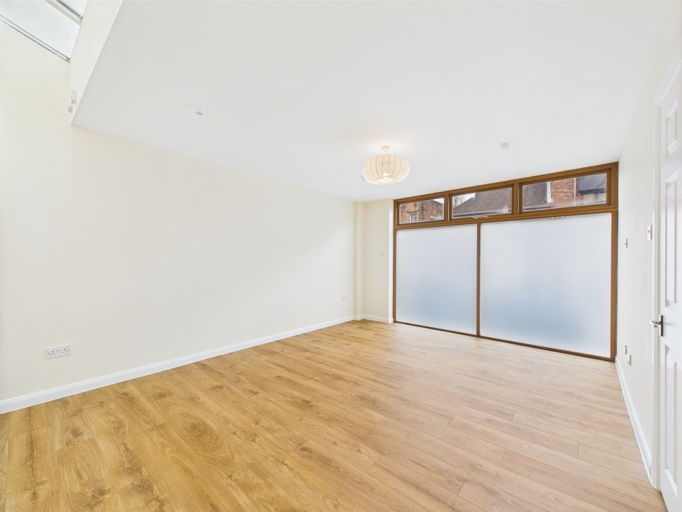 3 bed town house for sale in London Road, Horsham  - Property Image 12