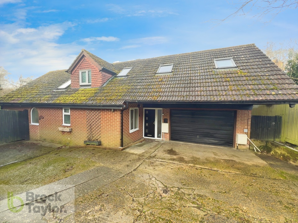 4 bed barn conversion for sale in Sunnywood Drive, Haywards Heath - Property Image 1