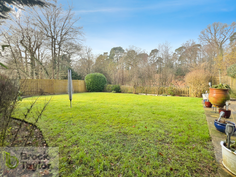 4 bed barn conversion for sale in Sunnywood Drive, Haywards Heath  - Property Image 4