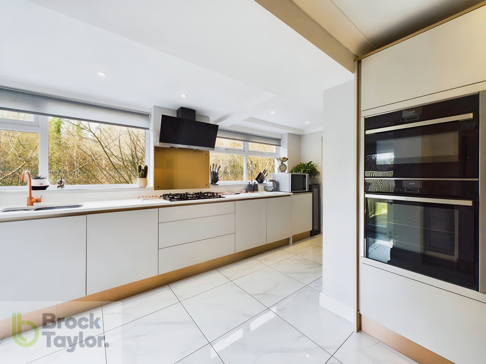 4 bed barn conversion for sale in Sunnywood Drive, Haywards Heath  - Property Image 11