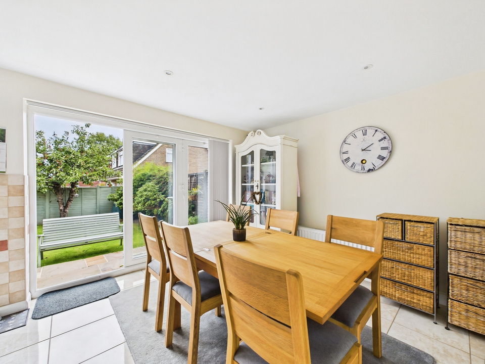 4 bed semi-detached house for sale in Heath Way, Horsham  - Property Image 4