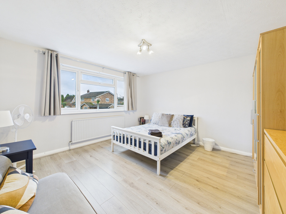 5 bed detached house for sale in Lambs Farm Road, Horsham - Property Image 6