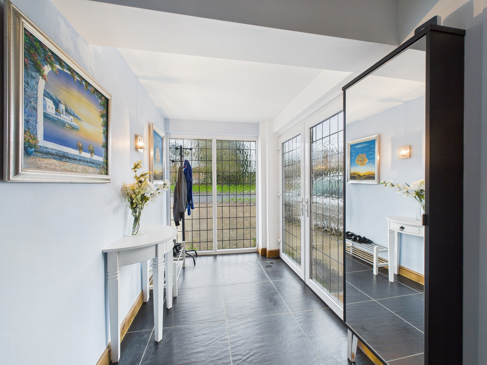 5 bed detached house for sale in Lambs Farm Road, Horsham - Property Image 11