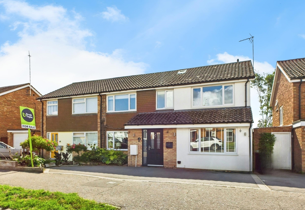 4 bed semi-detached house for sale in Oakwood, Partridge Green - Property Image 1