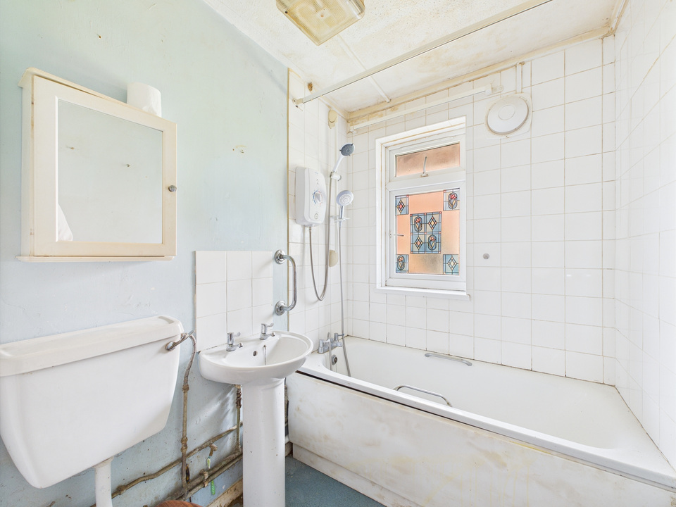 2 bed apartment for sale in Serrin Way, Horsham  - Property Image 6