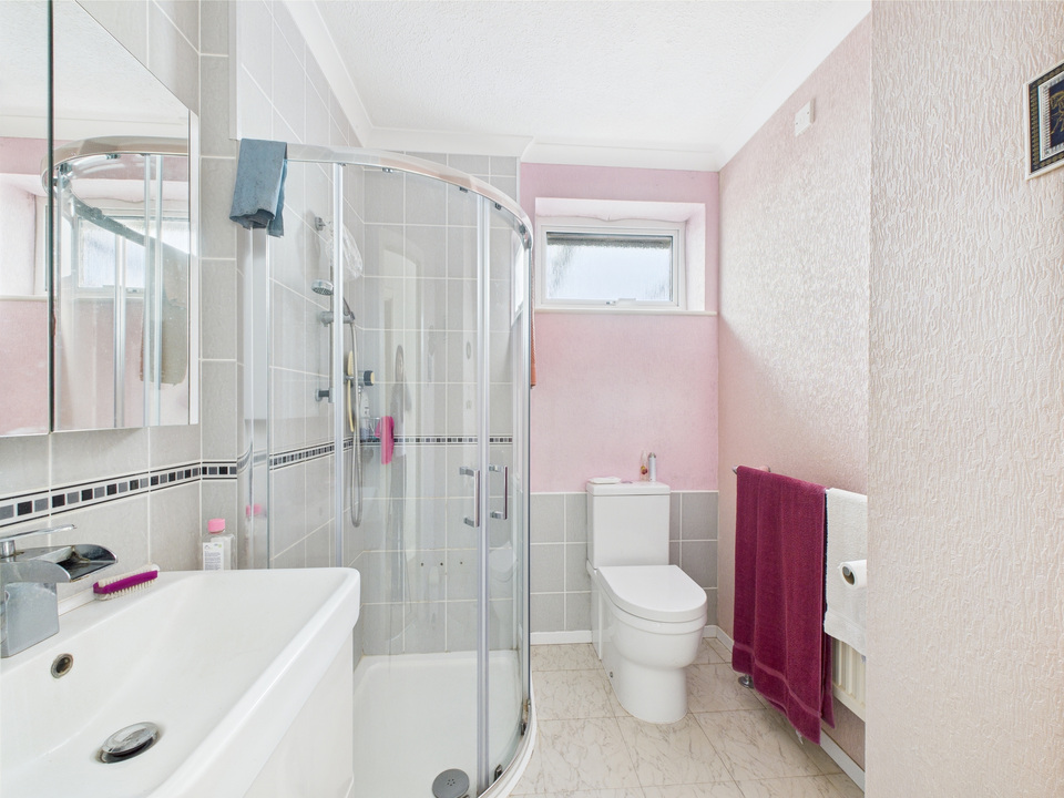 2 bed detached bungalow for sale in Agate Lane, Horsham  - Property Image 5