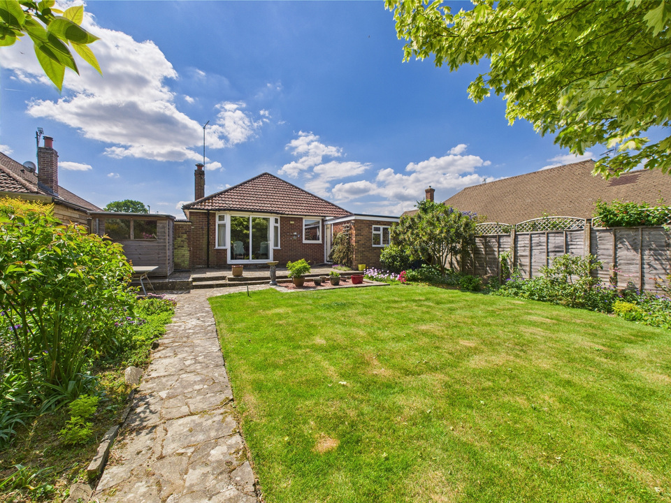 2 bed detached bungalow for sale in Agate Lane, Horsham  - Property Image 10