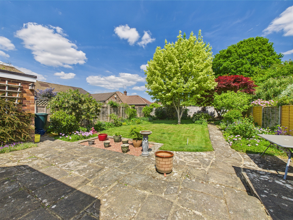 2 bed detached bungalow for sale in Agate Lane, Horsham  - Property Image 11