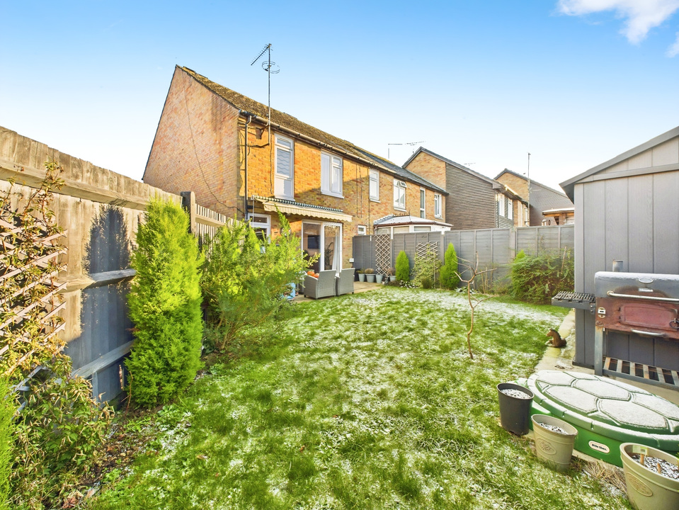 3 bed end of terrace house for sale in Serrin Way, Horsham, West Sussex  - Property Image 15