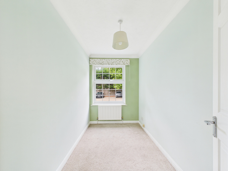 2 bed apartment for sale in North Parade, Horsham  - Property Image 6