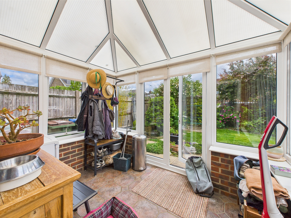 3 bed detached house for sale in Wakehurst Mews, Horsham  - Property Image 8