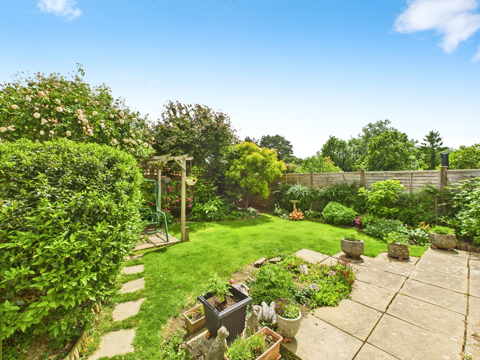 3 bed detached house for sale in Wakehurst Mews, Horsham  - Property Image 10